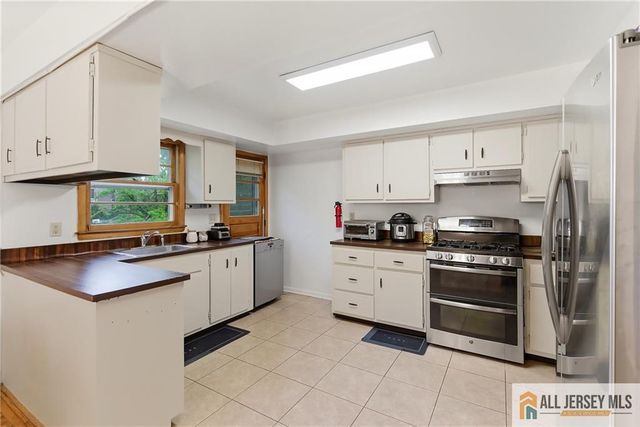 178 Jeff Street, Edison, NJ 08837