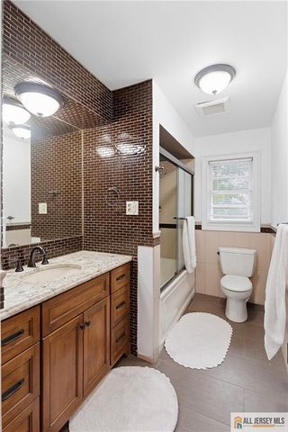178 Jeff Street, Edison, NJ 08837