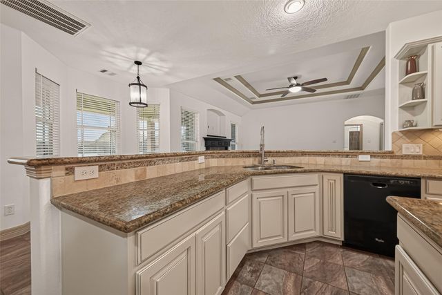 14063 Belmont Circle, Mont Belvieu, TX 77523