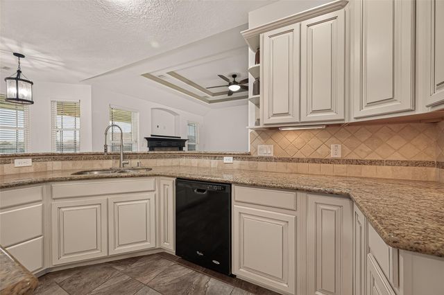 14063 Belmont Circle, Mont Belvieu, TX 77523