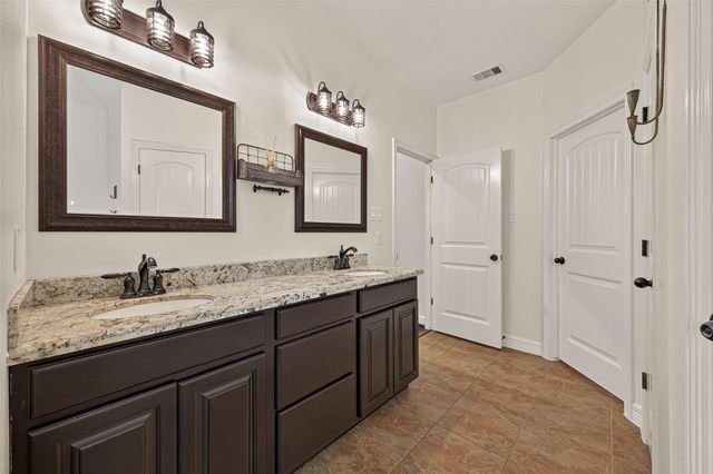 14063 Belmont Circle, Mont Belvieu, TX 77523