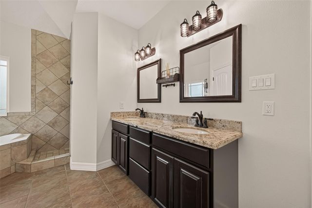 14063 Belmont Circle, Mont Belvieu, TX 77523