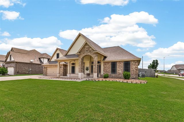 14063 Belmont Circle, Mont Belvieu, TX 77523