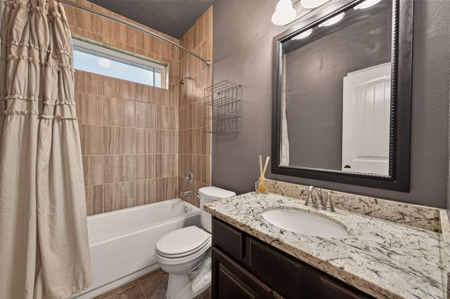 14063 Belmont Circle, Mont Belvieu, TX 77523