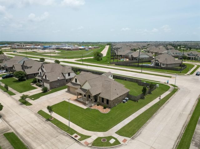 14063 Belmont Circle, Mont Belvieu, TX 77523