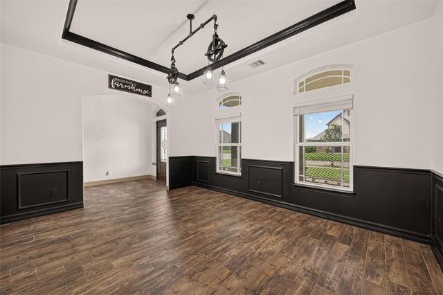 14063 Belmont Circle, Mont Belvieu, TX 77523