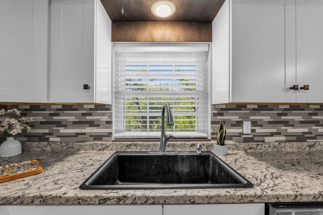 1208 Southwood Drive, Woodway, TX 76712
