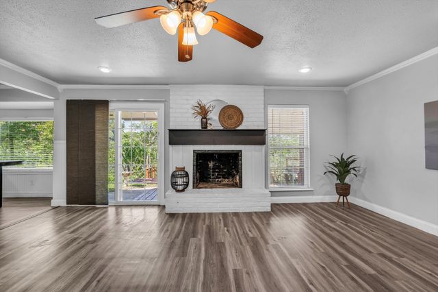1208 Southwood Drive, Woodway, TX 76712