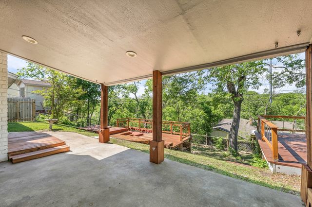 1208 Southwood Drive, Woodway, TX 76712