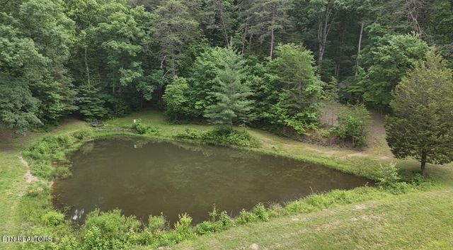 1124 NW White Oak Rd, Cleveland, TN 37312