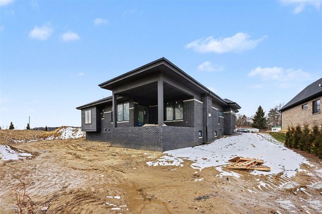 57078 Meadowridge Drive, Washington, MI 48094