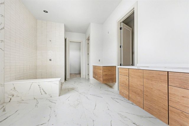 57078 Meadowridge Drive, Washington, MI 48094