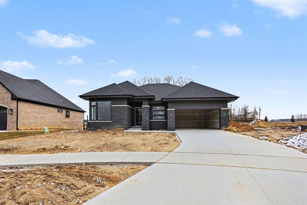 57078 Meadowridge Drive, Washington, MI 48094