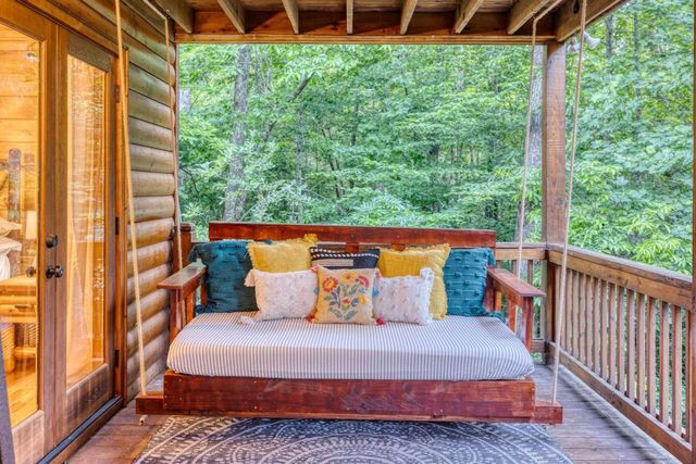 307 Bent Wood Lane, Blue Ridge, GA 30513