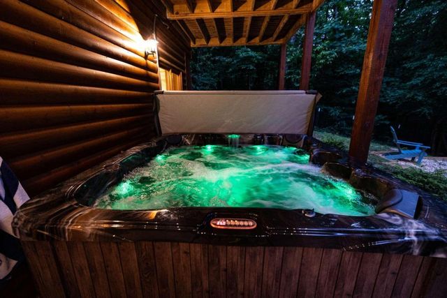 307 Bent Wood Lane, Blue Ridge, GA 30513