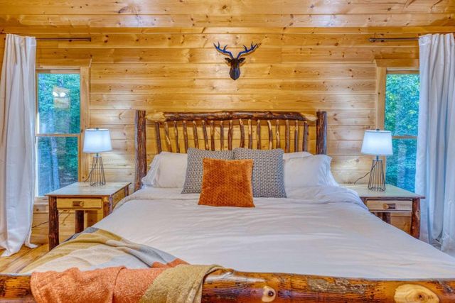 307 Bent Wood Lane, Blue Ridge, GA 30513