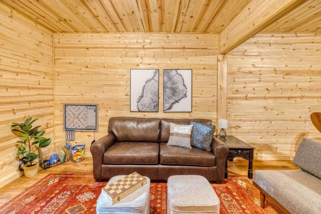 307 Bent Wood Lane, Blue Ridge, GA 30513