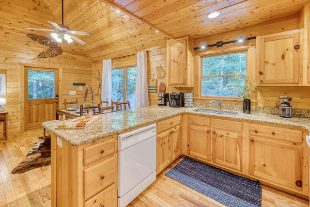 307 Bent Wood Lane, Blue Ridge, GA 30513