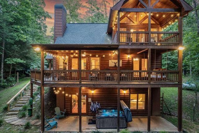 307 Bent Wood Lane, Blue Ridge, GA 30513