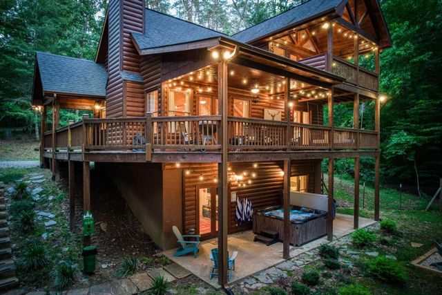 307 Bent Wood Lane, Blue Ridge, GA 30513