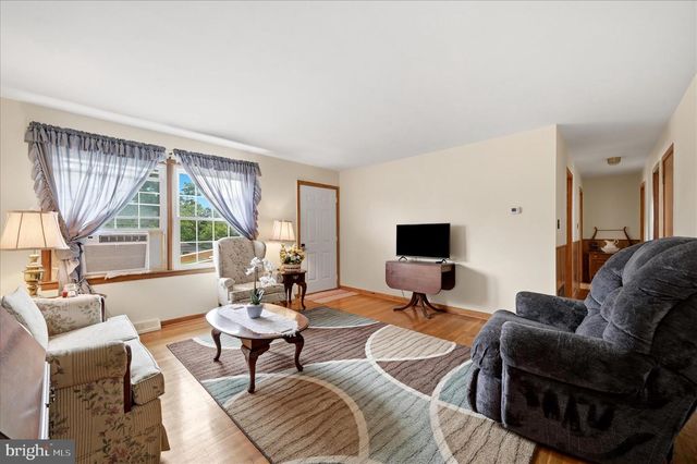 12394 LORD FAIRFAX HWY, Boyce, VA 22620