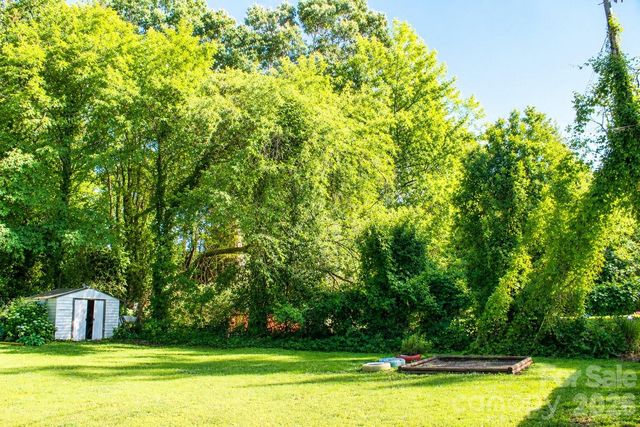 1122 Zion Court, Charlotte, NC 28209