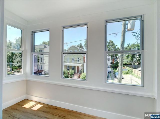 36 42nd Street, Irvington, NJ 07111