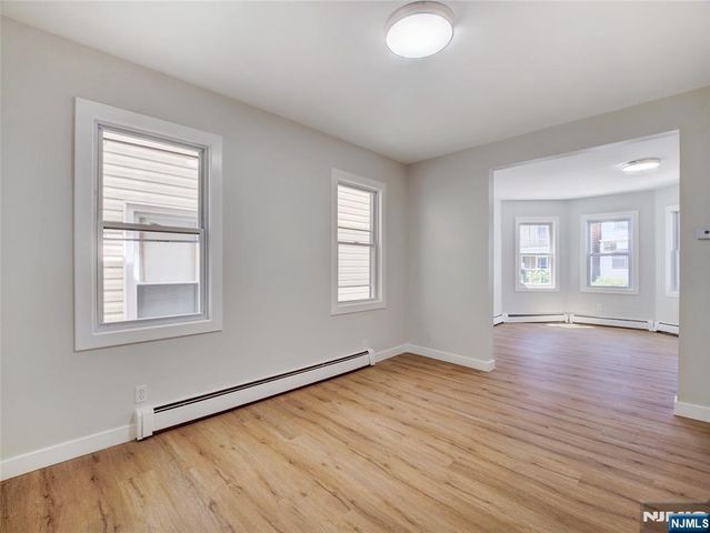 36 42nd Street, Irvington, NJ 07111