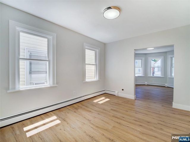 36 42nd Street, Irvington, NJ 07111