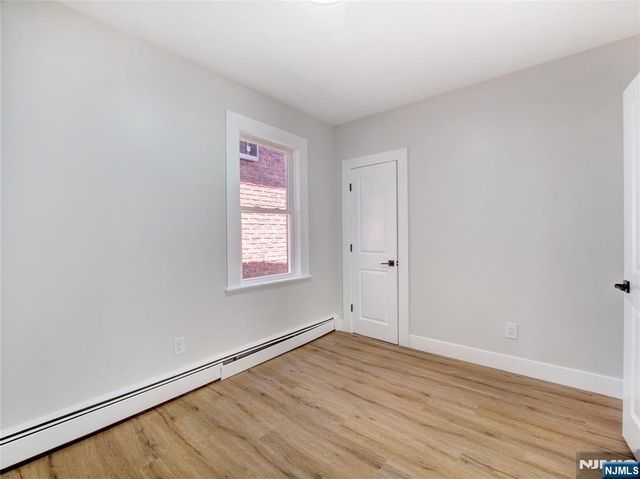 36 42nd Street, Irvington, NJ 07111