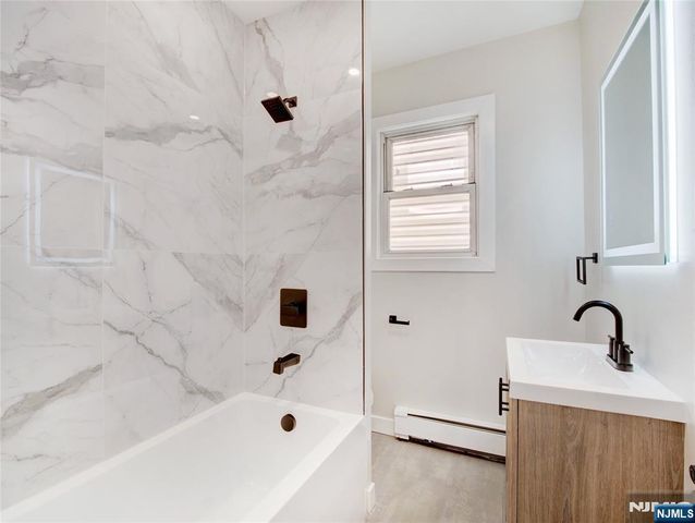 36 42nd Street, Irvington, NJ 07111