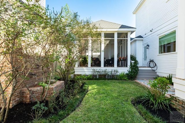 7 Caroline, Galveston, TX 77554