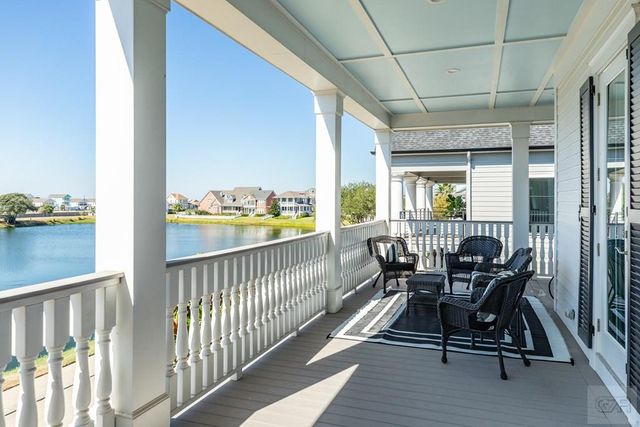 7 Caroline, Galveston, TX 77554