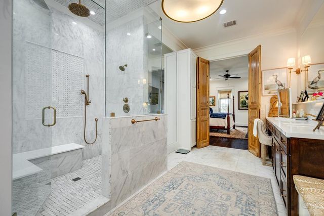 7 Caroline, Galveston, TX 77554