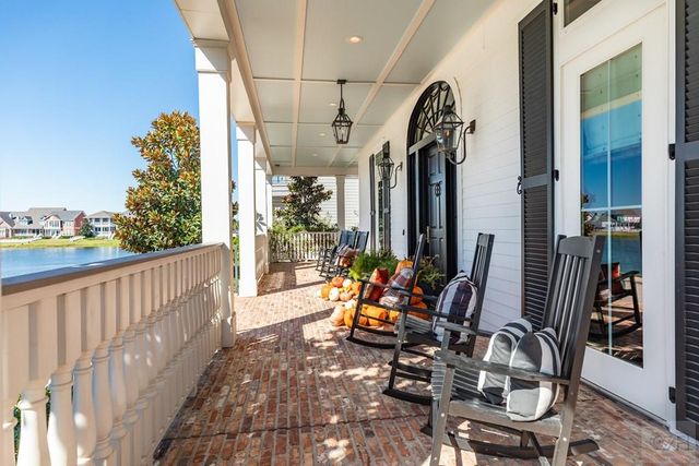 7 Caroline, Galveston, TX 77554