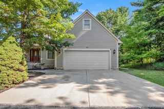 285 Indian Lake Road, Oxford, MI 48371