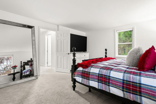 11 Joe Jay Lane, Forestdale, MA 02644