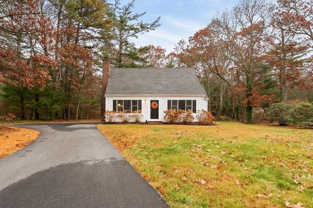 11 Joe Jay Lane, Forestdale, MA 02644