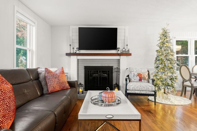 11 Joe Jay Lane, Forestdale, MA 02644