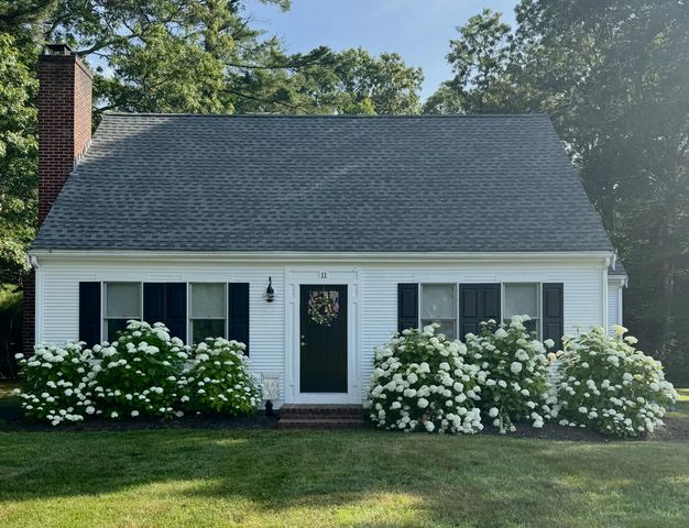 11 Joe Jay Lane, Forestdale, MA 02644