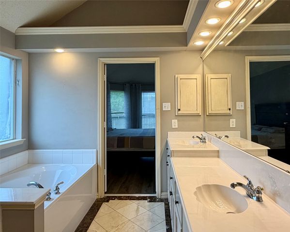6822 Highland Crest Lane, Sachse, TX 75048