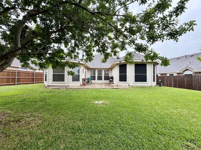 6822 Highland Crest Lane, Sachse, TX 75048