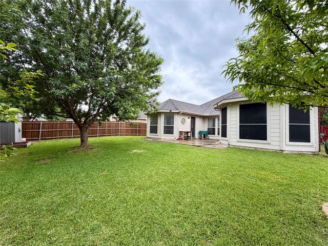 6822 Highland Crest Lane, Sachse, TX 75048