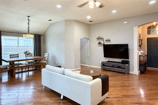6822 Highland Crest Lane, Sachse, TX 75048