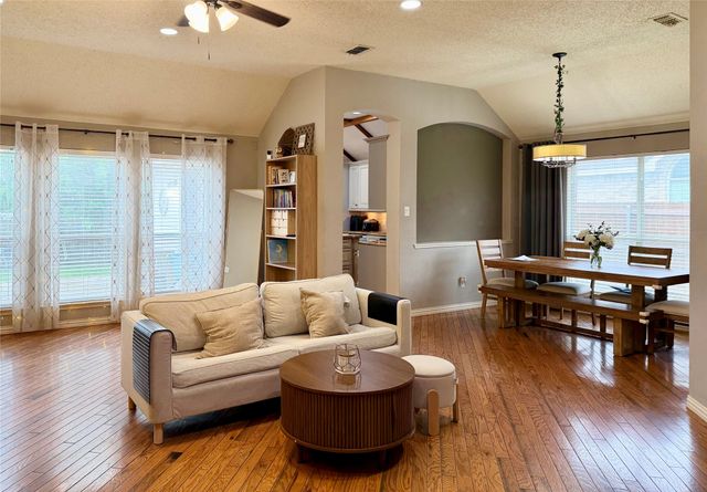 6822 Highland Crest Lane, Sachse, TX 75048