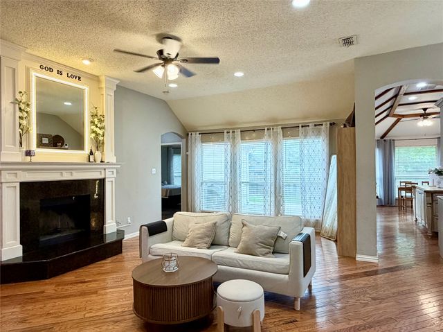 6822 Highland Crest Lane, Sachse, TX 75048