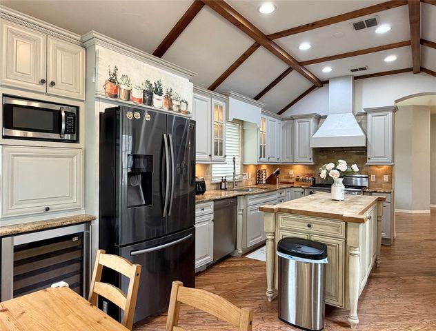 6822 Highland Crest Lane, Sachse, TX 75048