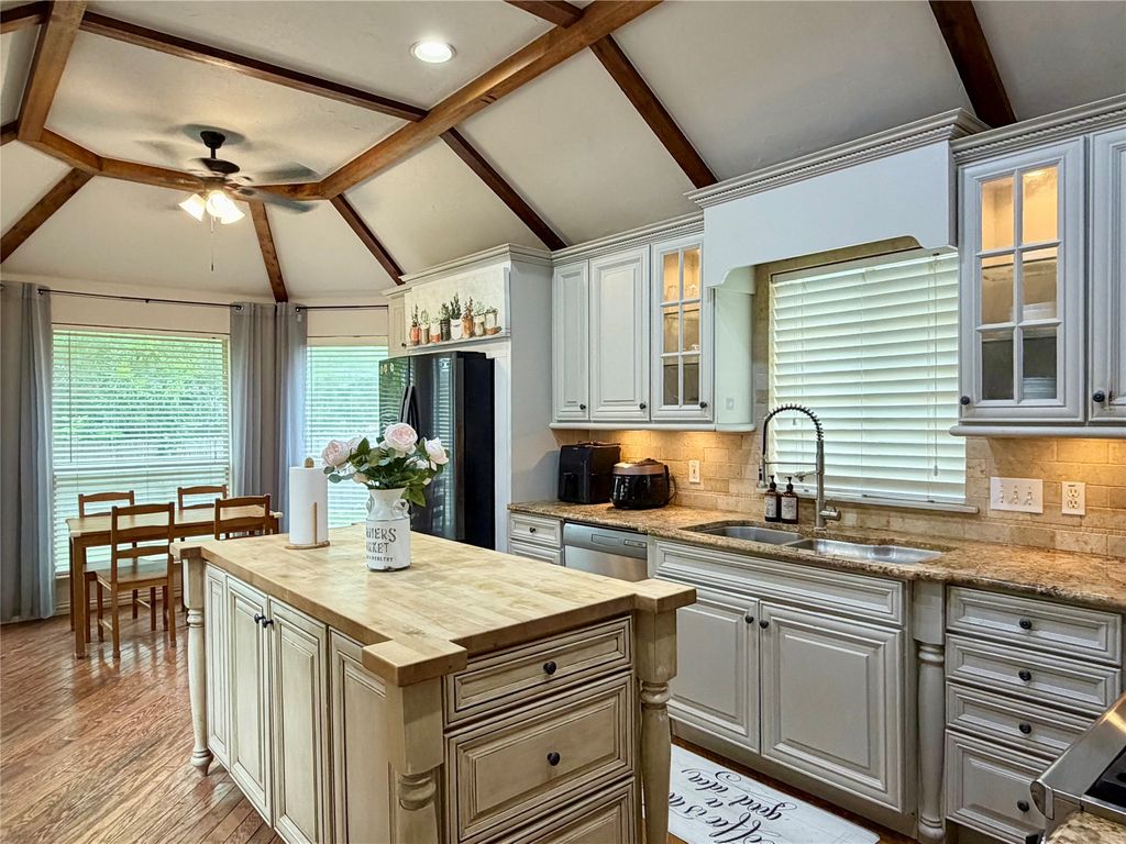 6822 Highland Crest Lane, Sachse, TX 75048