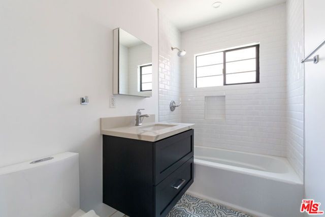 3304 Casitas Avenue, Los Angeles, CA 90039