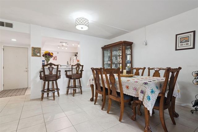 530 CRANES WAY 107, Altamonte Springs, FL 32701